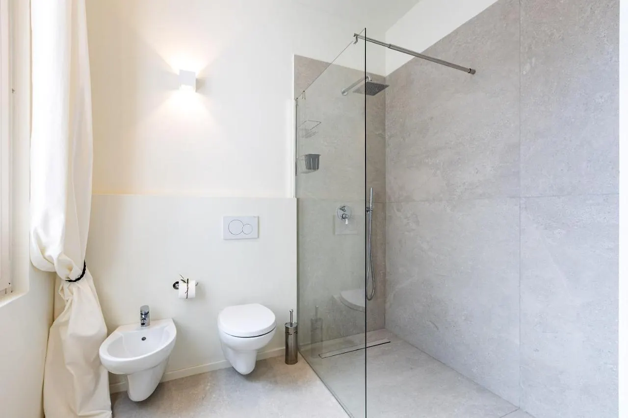 Tatil Evi *Villa Olivo*With Private Terrace & Jacuzzi + 3Bedrooms Milano